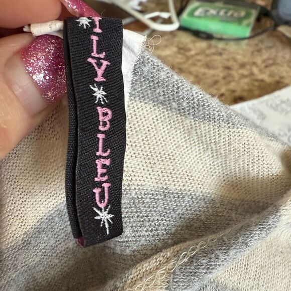 Lilly Bleu Girls Size 10 Gray and Pink Striped Crop Top - Picture 5 of 7